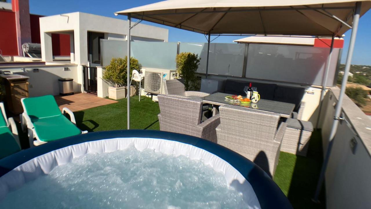 Apartment Beta - 2 Bedrooms, Private Rooftop Patio With Hot Tub, Bbq And View فيريغودو المظهر الخارجي الصورة